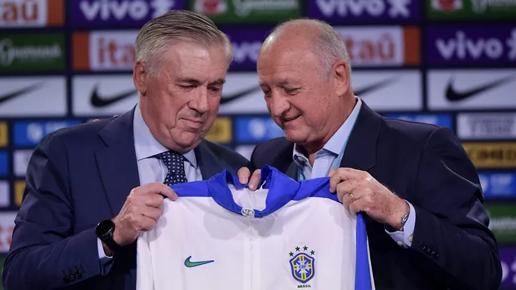 RJ - RIO DE JANEIRO - 26/05/2025 - SELECAO BRASILEIRA, CARLO ANCELOTTI CONVOCACAO - Carlo Ancelotti italiano tecnico da Selecao Brasileira e Felipao ex tecnico do Brasil na convocao dos jogadores para os jogos diante de Equador e Paraguai, nos proximos dias 5 e 10, pelas Eliminatorias Sul-Americanas para a Copa do Mundo de 2026, evento realizado no Hotel Hotel Gran Hyatt na Barra da Tijuca, Zona Oeste do Rio de Janeiro, nesta segunda (26). Foto: Thiago Ribeiro/AGIF