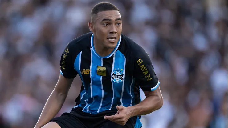 Carlos Vinicius jogador do Gremio durante partida contra o Vasco no estadio Sao Januario pelo campeonato Brasileiro A 2026. Foto: Jorge Rodrigues/AGIF