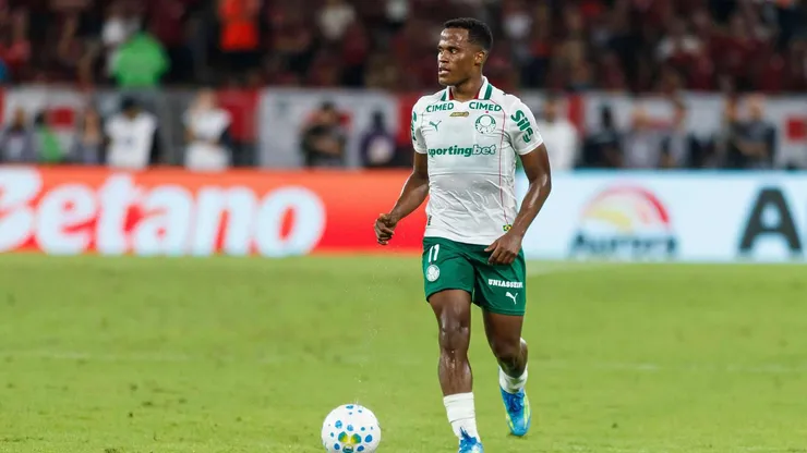 Jhon Arias é uma das principais referências no ataque alviverde. Crédito: Latin Sport Images / Alamy