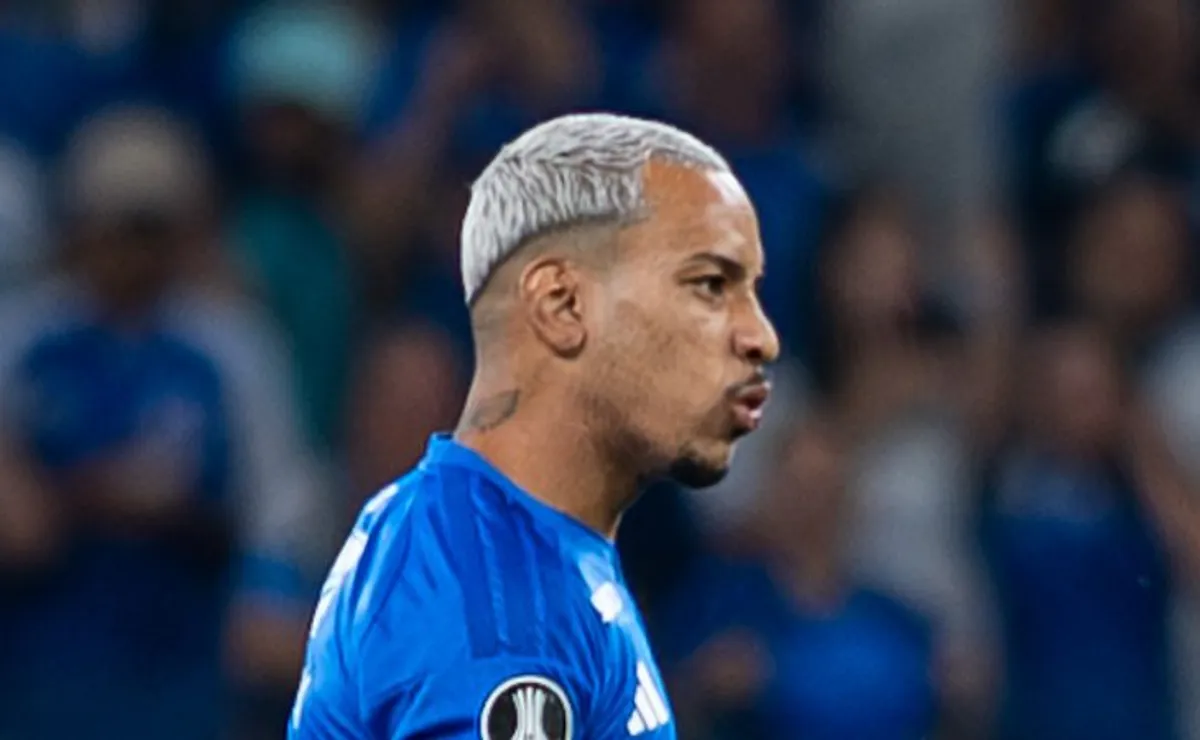 Matheus Pereira abre o placar para o Cruzeiro em gol ‘replay’ da rodada passada após jogada de Fagner