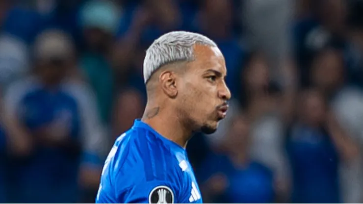 Matheus Pereira jogador do Cruzeiro comemora seu gol durante partida contra o Barcelona de Guayaquil no estadio Mineirao pelo campeonato Copa Libertadores 2026. Foto: Alessandra Torres/AGIF