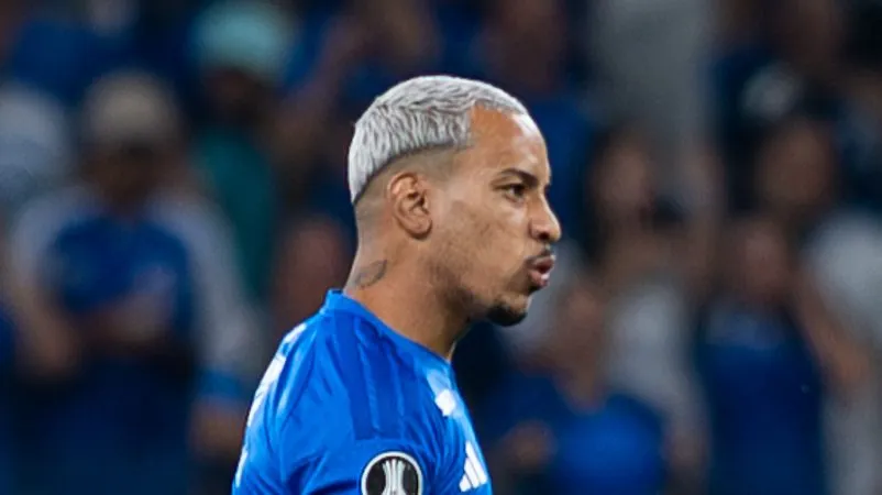 Matheus Pereira jogador do Cruzeiro comemora seu gol durante partida contra o Barcelona de Guayaquil no estadio Mineirao pelo campeonato Copa Libertadores 2026. Foto: Alessandra Torres/AGIF