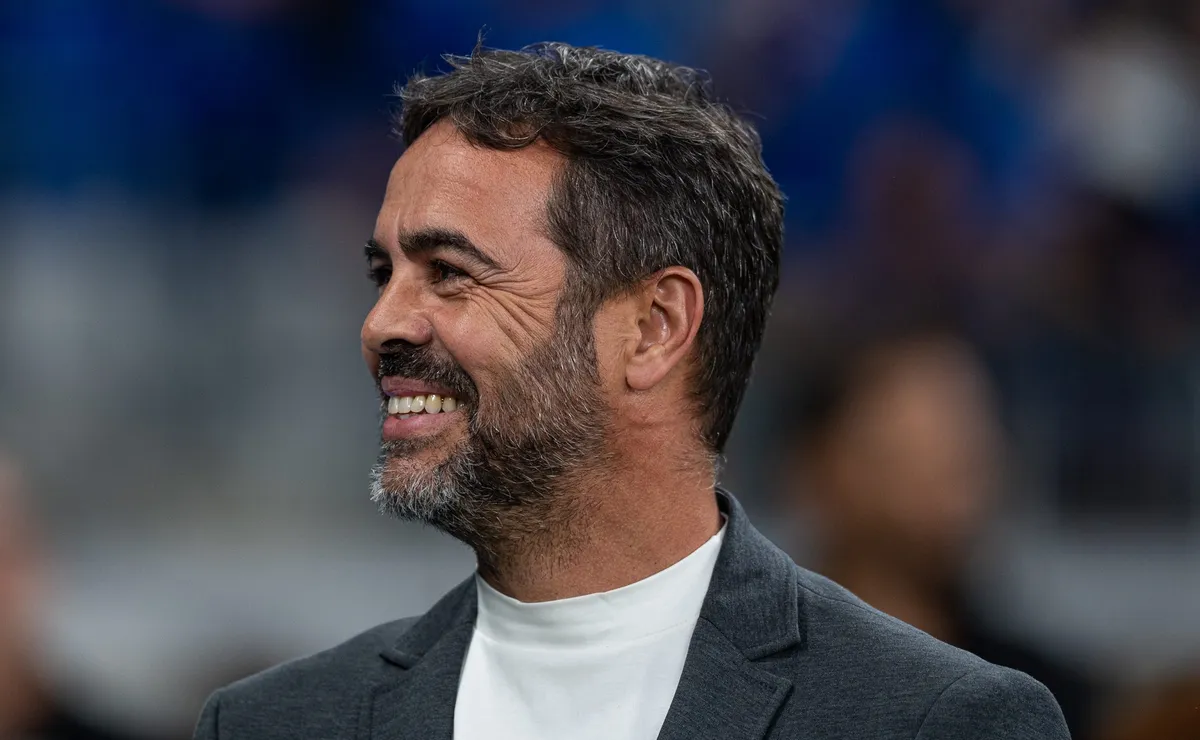 Artur Jorge fortalece ataque e Cruzeiro goleia na Libertadores