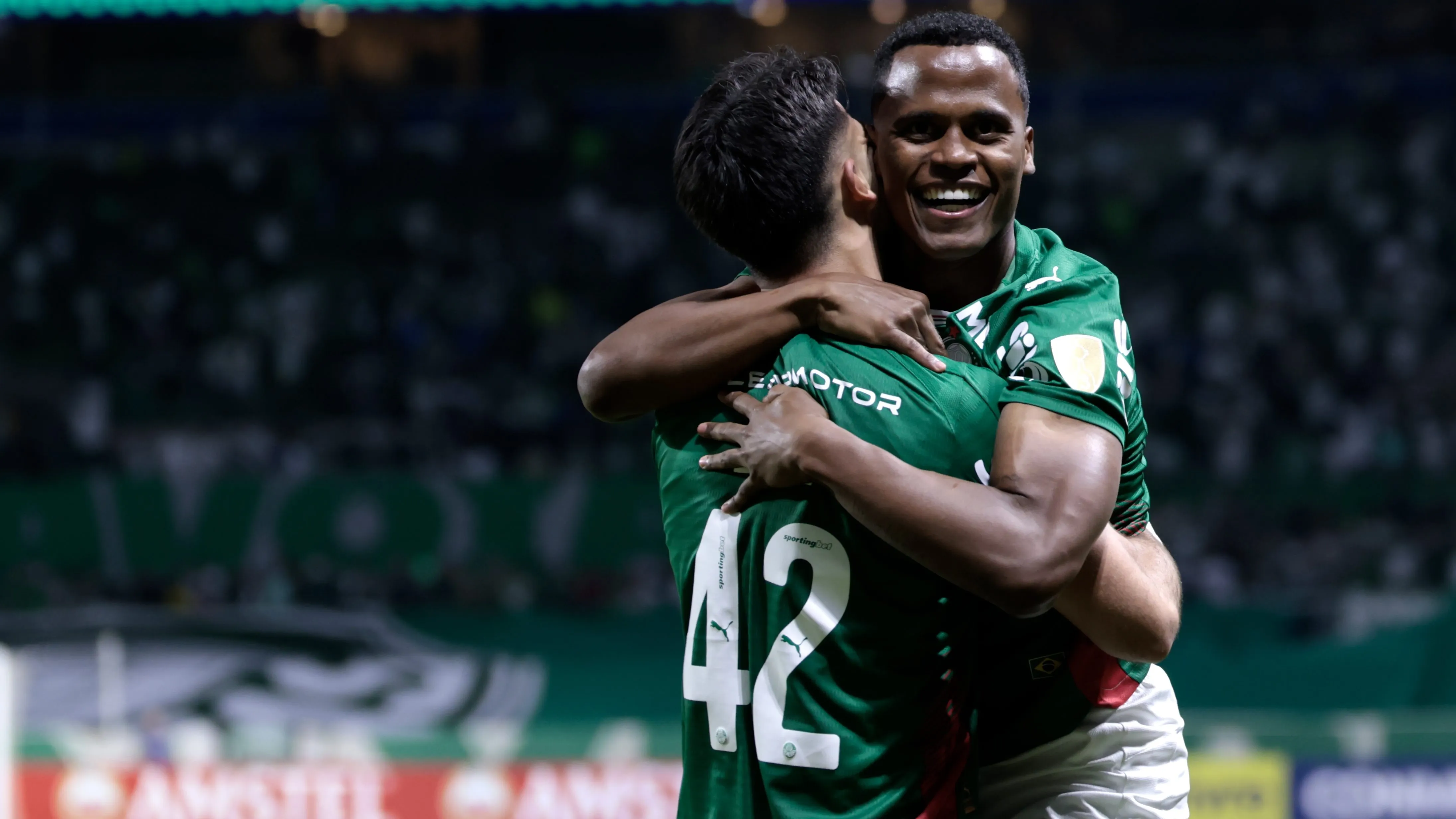 SP – SAO PAULO – 28/05/2026 – COPA LIBERTADORES 2026, PALMEIRAS X JUNIOR BARRANQUILLA – Jhon Arias jogador do Palmeiras comemora seu gol com Flaco Lopez jogador da sua equipe durante partida contra o Junior Barranquilla no estadio Nubank Arena pelo campeonato Copa Libertadores 2026. Foto: Marcello Zambrana/AGIF