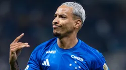 Matheus Pereira foi enaltecido pela Torcida Celeste - Foto: Alessandra Torres/AGIF