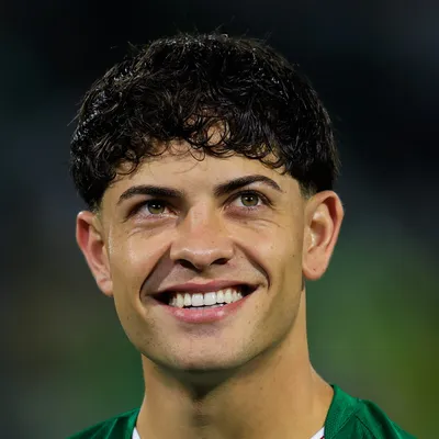 Giay fica fora da Copa, mas participará dos treinos da Argentina