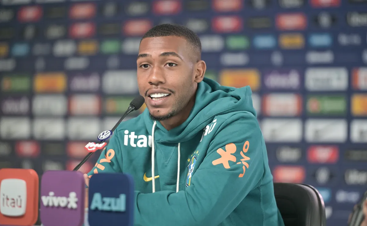 Rayan comemora apoio da torcida do Vasco e projeta Copa com a Seleção Brasileira: “Trazer o hexa”