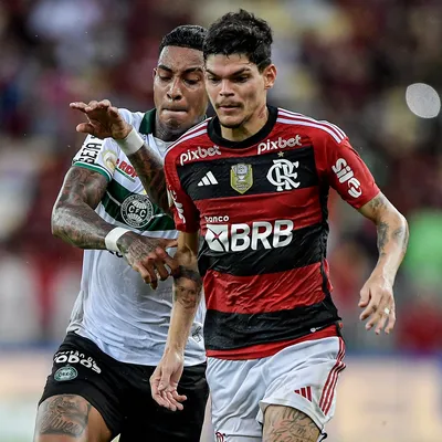 Vidente indica vitória do Flamengo contra o Coritiba pelo Brasileirão