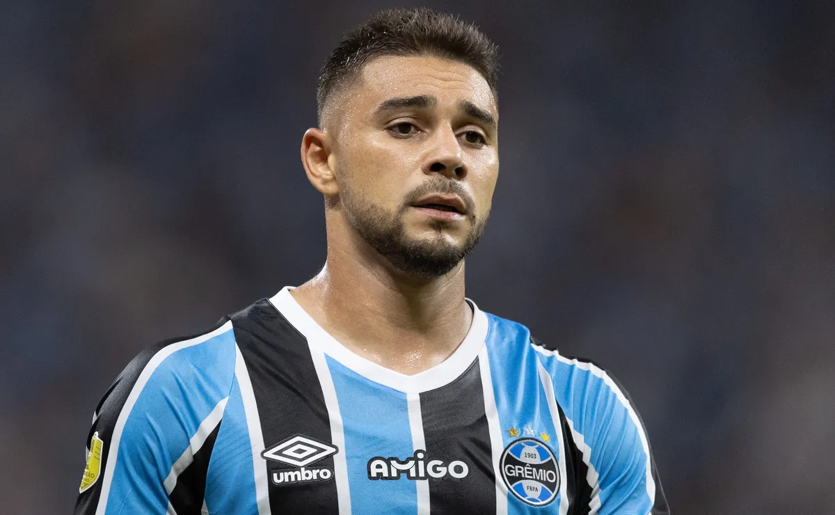 João Pedro está fora dos planos e saída será facilitada pelo Grêmio