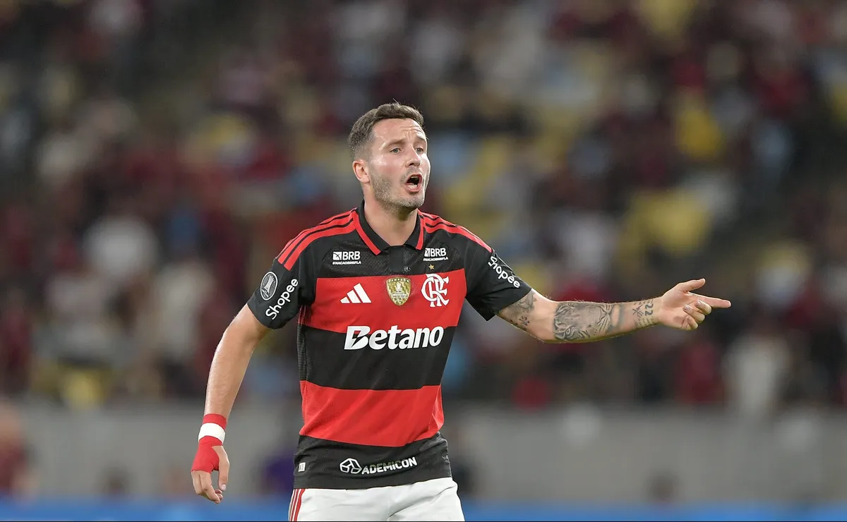 Saúl não preocupa o Flamengo para o jogo diante do Coritiba, pelo Brasileirão