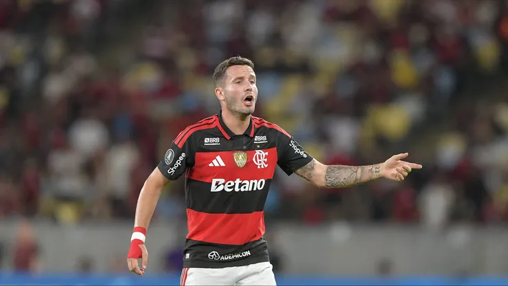 Saul em partida pelo Flamengo