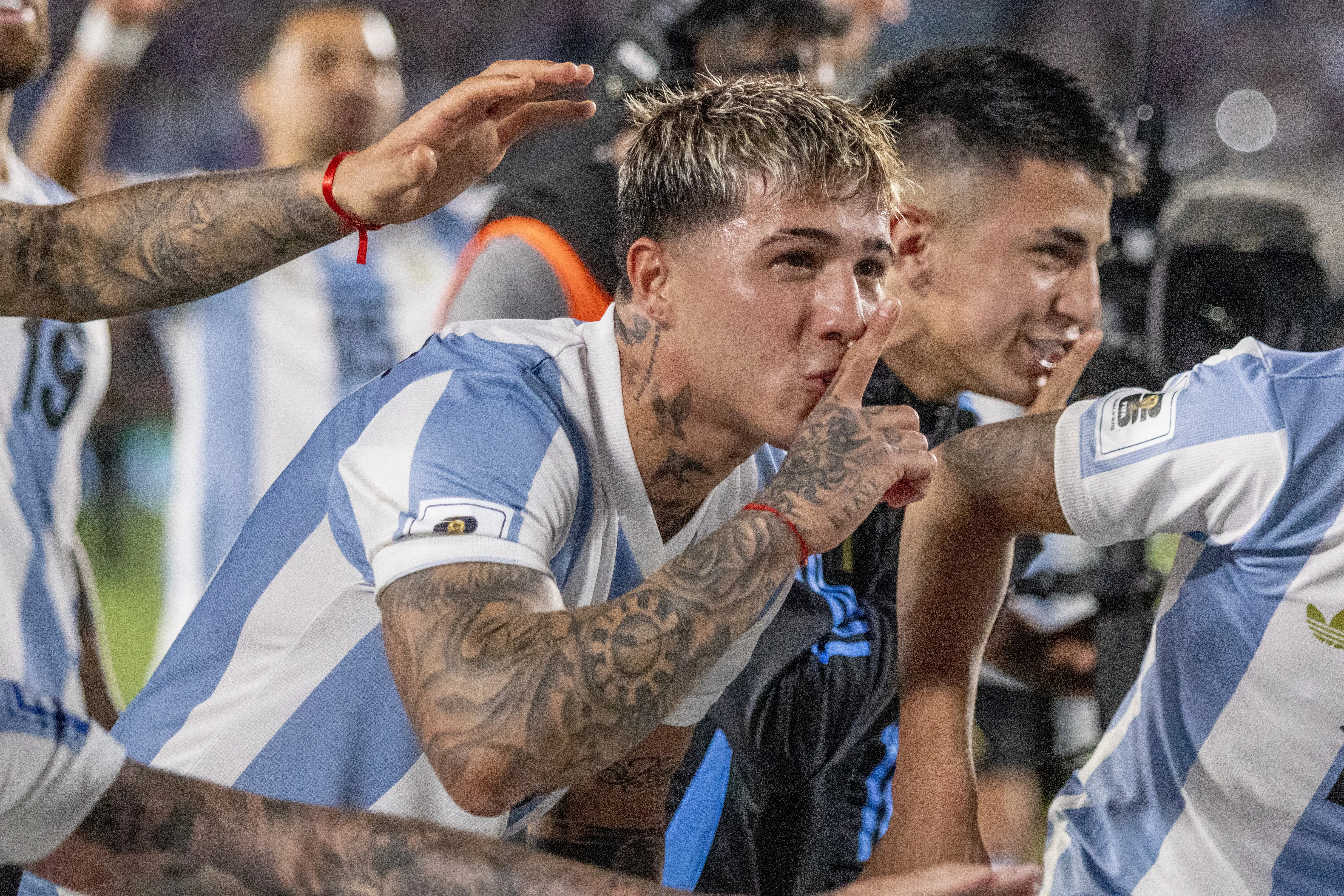 ARG – BUENOS AIRES – 25/03/2025 – ELIMINATORIAS COPA DO MUNDO 2026, ARGENTINA X BRASIL – Argentina comemora vitoria apos duelo contra o Brasil no estadio Monumental de Nunez pelas Eliminatorias Copa Do Mundo 2026. Foto: Lucas Gabriel Cardoso/AGIF