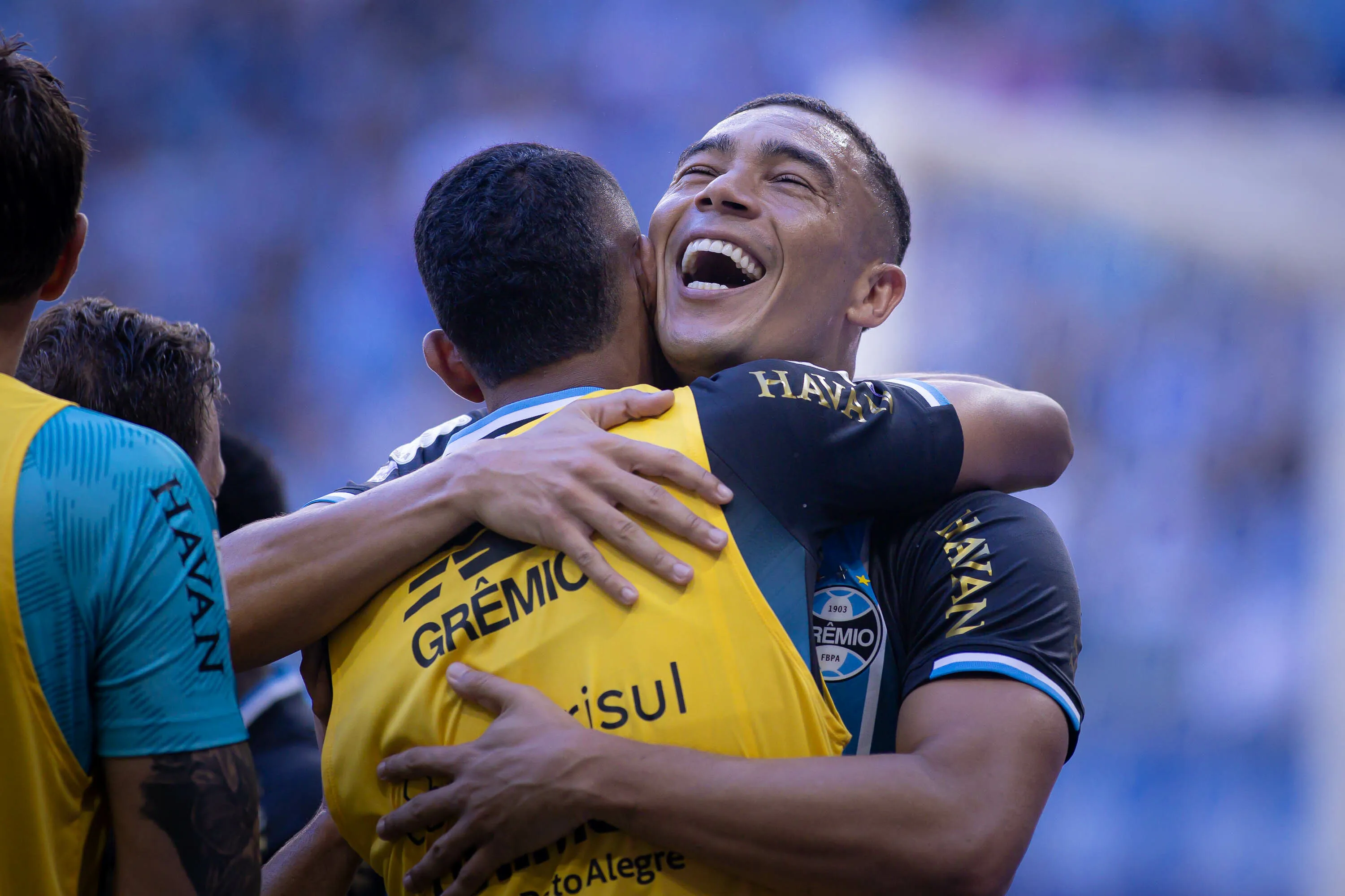 Carlos Vinicius quer seguir fazendo história no Grêmio – Foto: Maxi Franzoi/AGIF