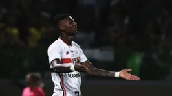 Zagueiro segue fora dos planos