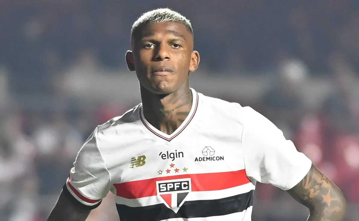 Santos intensifica negociação por Arboleda e inicia contatos com o São Paulo