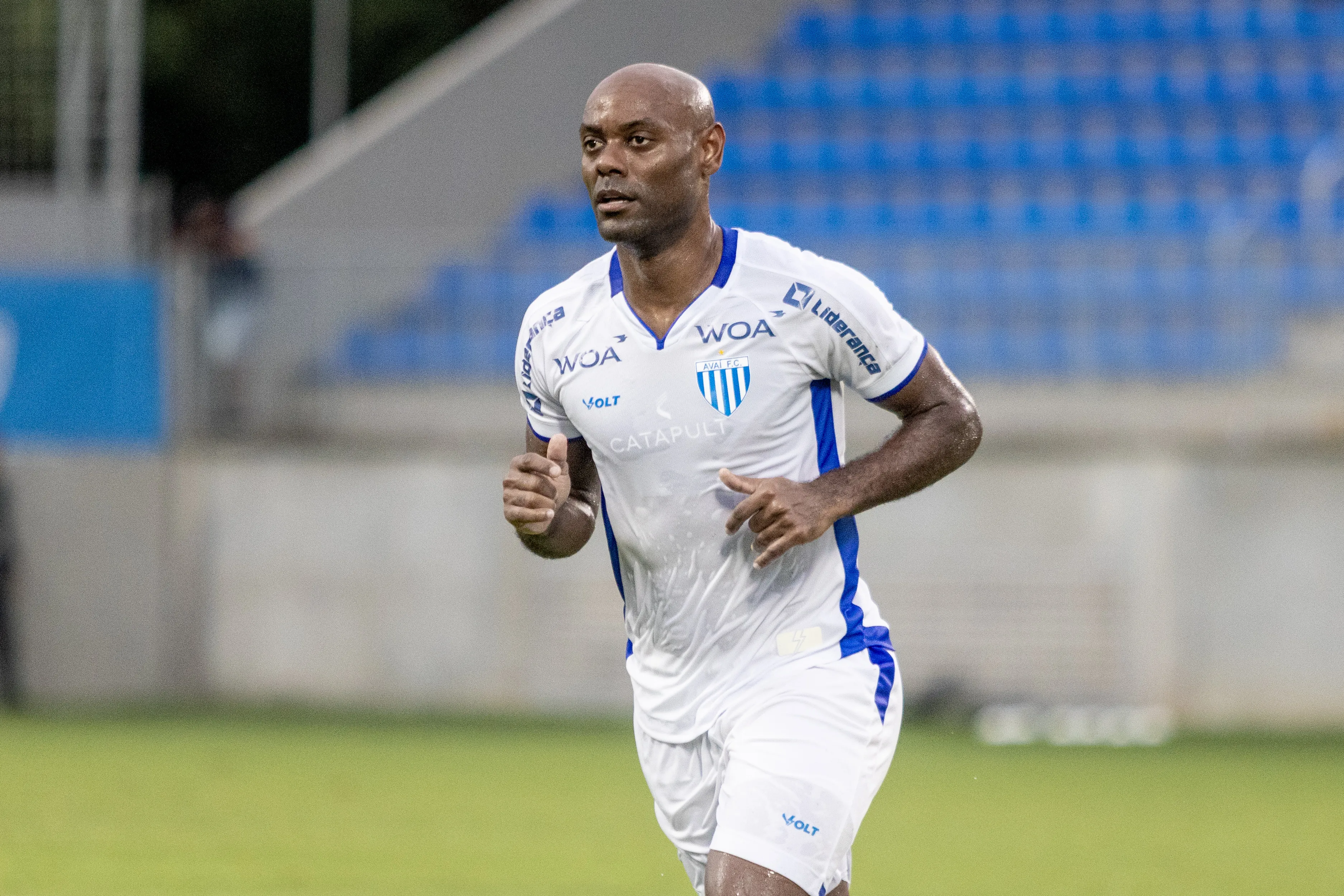SC – ITAJAI – 15/02/2025 – CATARINENSE 2025, BARRA X AVAI – Vagner Love jogador do Avai durante partida contra o Barra no estadio Arena Barra FC pelo campeonato Catarinense 2025. Foto: Lucas Gabriel Cardoso/AGIF