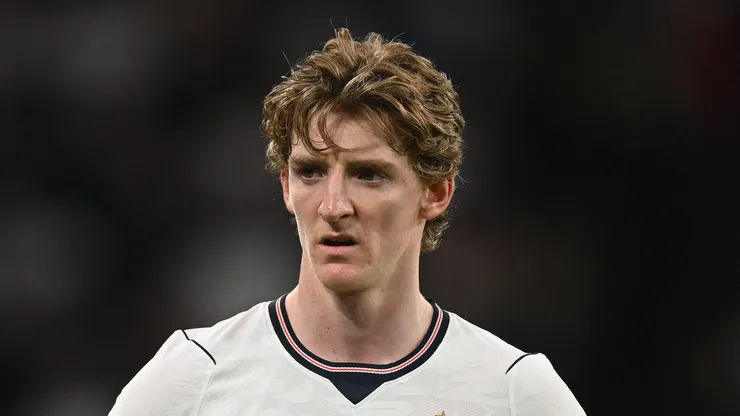 Gordon durante amistoso entre Inglaterra x Japão