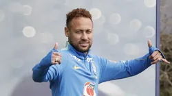 Neymar durante treino na Granja Comary