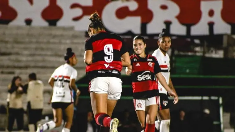 Brendha, atacante do Flamengo, celebra gol na final do Brasileiro Feminino Sub-20
