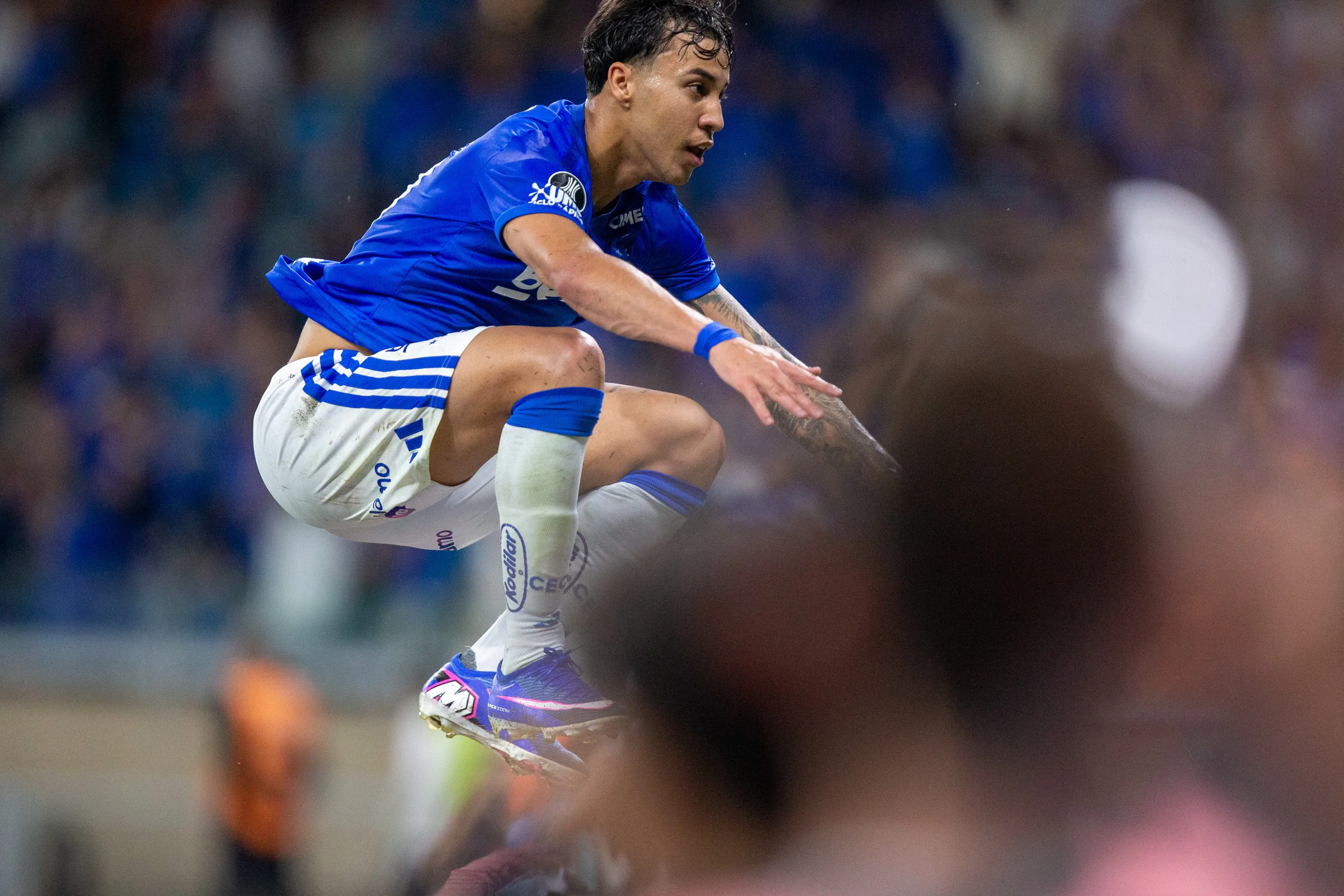 MG – BELO HORIZONTE – 28/05/2026 – COPA LIBERTADORES 2026, CRUZEIRO X BARCELONA DE GUAYAQUIL – Kaio Jorge jogador do Cruzeiro durante partida contra o Barcelona de Guayaquil no estadio Mineirao pelo campeonato Copa Libertadores 2026. Foto: Fernando Moreno/AGIF
