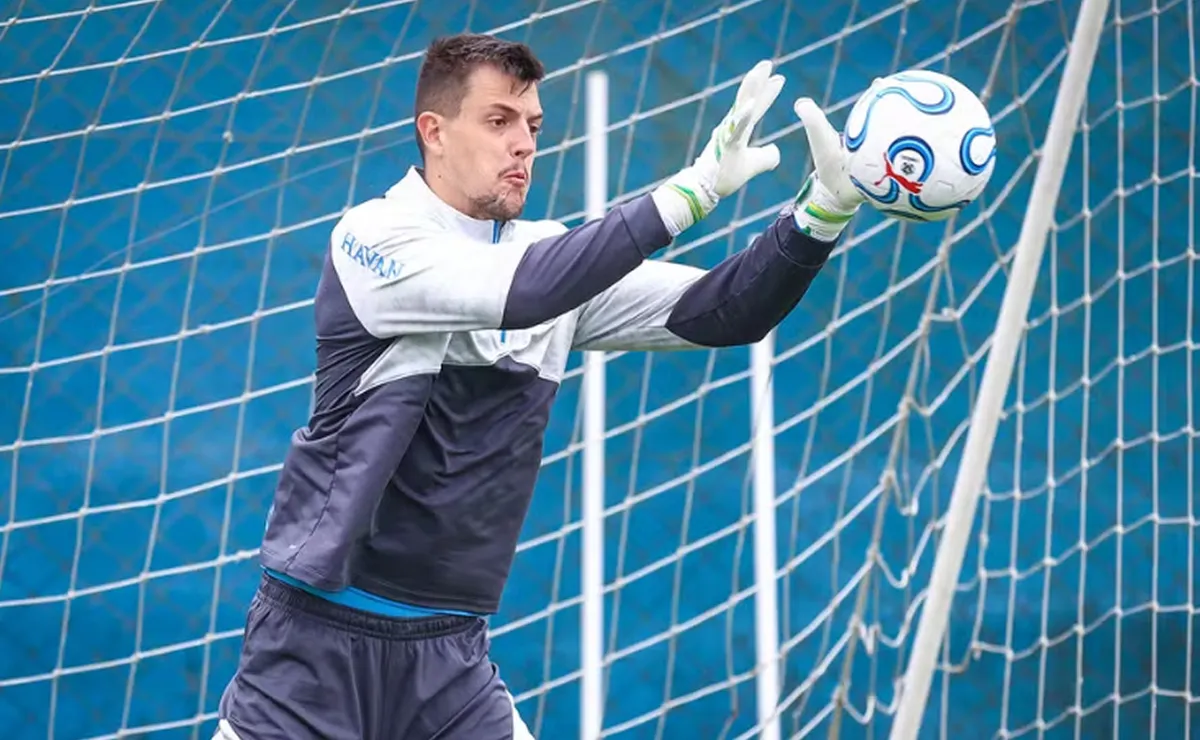 Thiago Beltrame ganha primeira chance e pode iniciar nova geração de goleiros do Grêmio