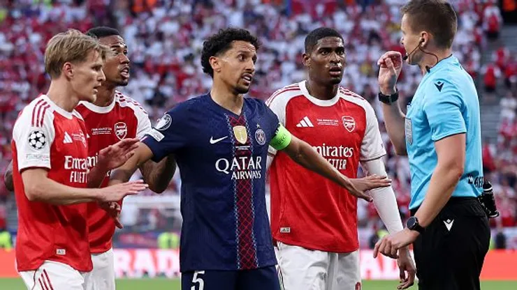 Marquinhos falhou em gol do Arsenal. Foto: Lars Baron