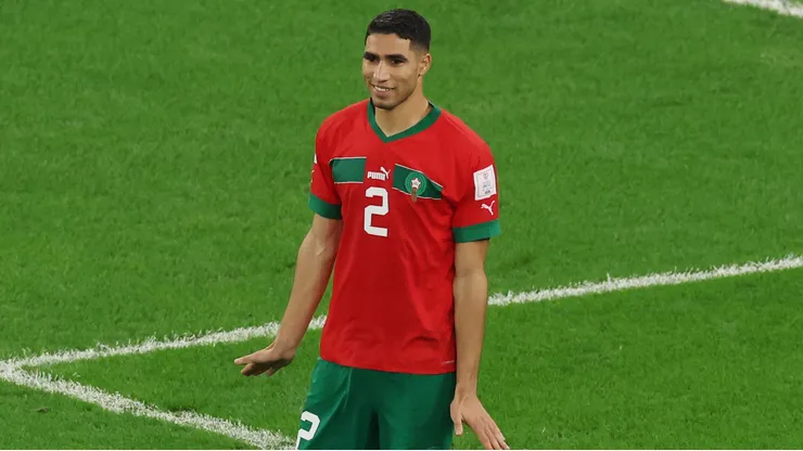 Achraf Hakimi comemora a eliminação da Espanha diante do Marrocos nas oitavas de final de 2022 (Photo by Alexander Hassenstein)