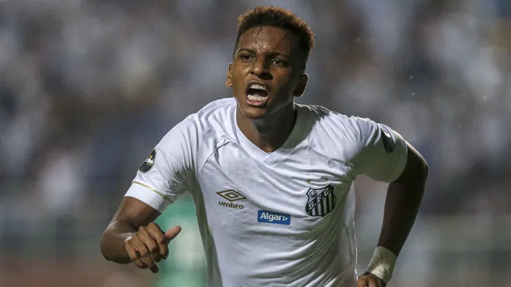 Rodrygo do Santos comemora seu gol durante partida contra o Guarani no estadio Pacaembu pelo campeonato Paulista 2019. Foto: Ale Cabral/AGIF