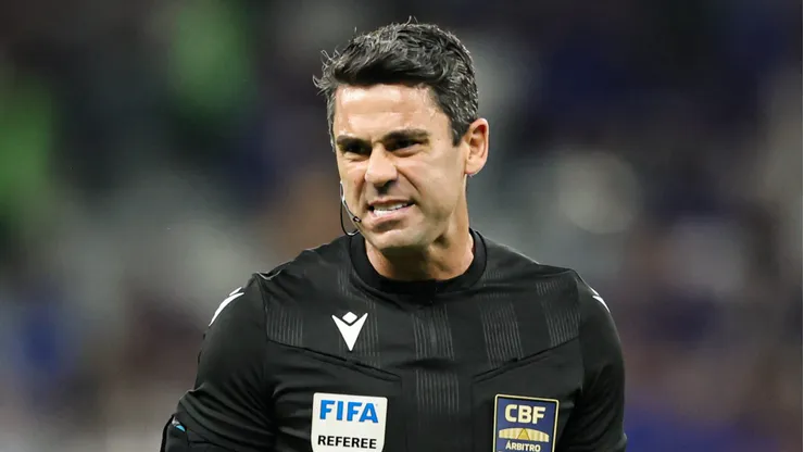 Flávio Rodrigues foi o árbitro da partida