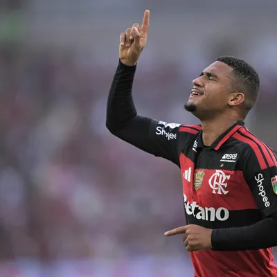 Samuel Lino dá show e comanda goleada do Flamengo