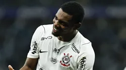 André acertou um belo chute para empatar o jogo para o Corinthians em Porto Alegre