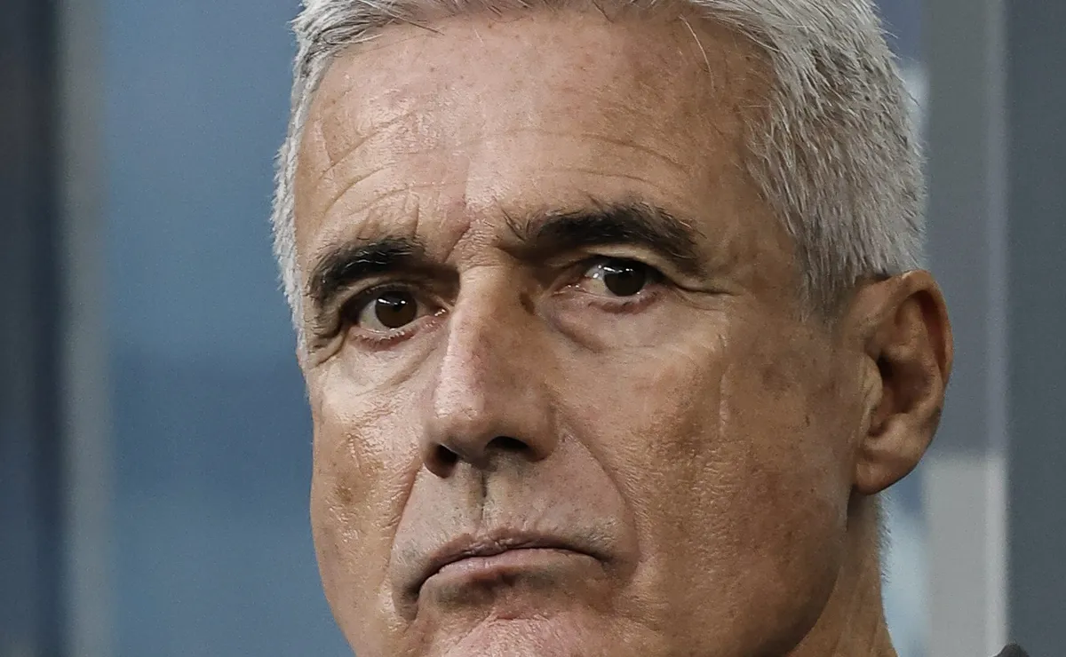 Grêmio de Luís Castro perde para o Corinthians após queda de rendimento e expulsão decisiva