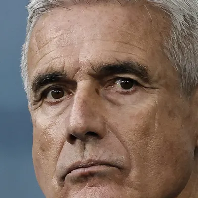 Grêmio de Luís Castro desmorona e perde para o Corinthians