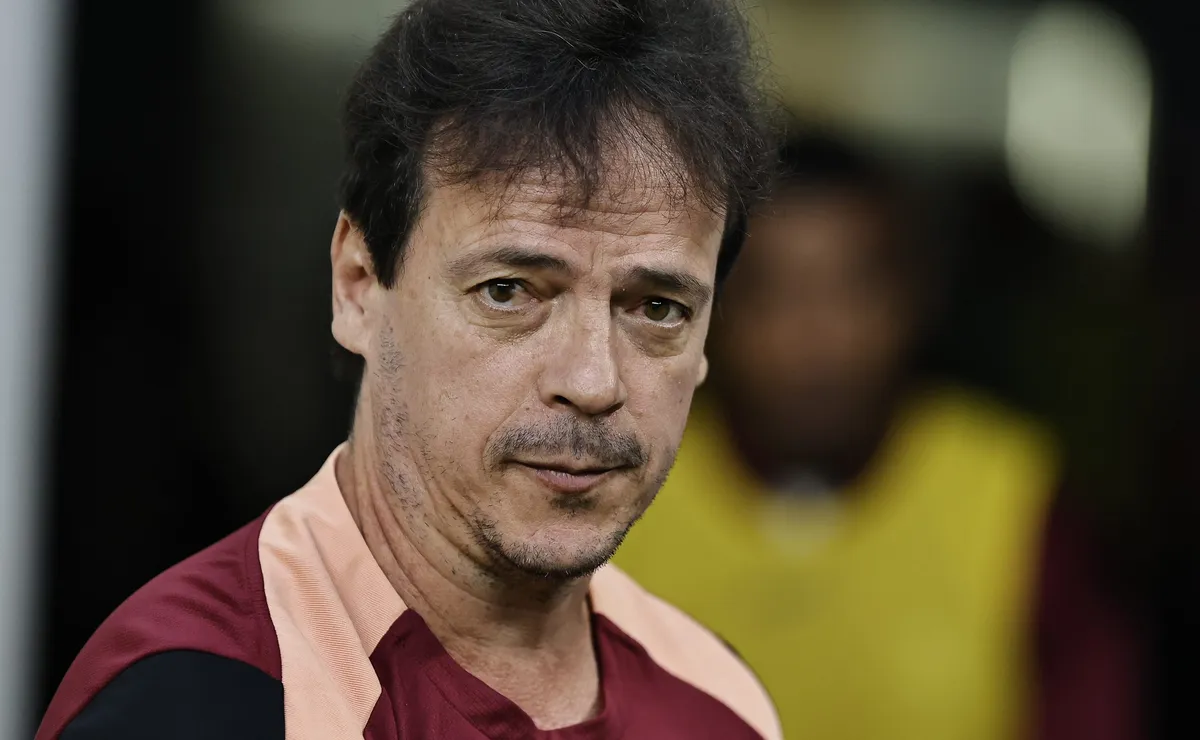Fernando Diniz mantém time, vê reação no segundo tempo e Corinthians vence o Grêmio
