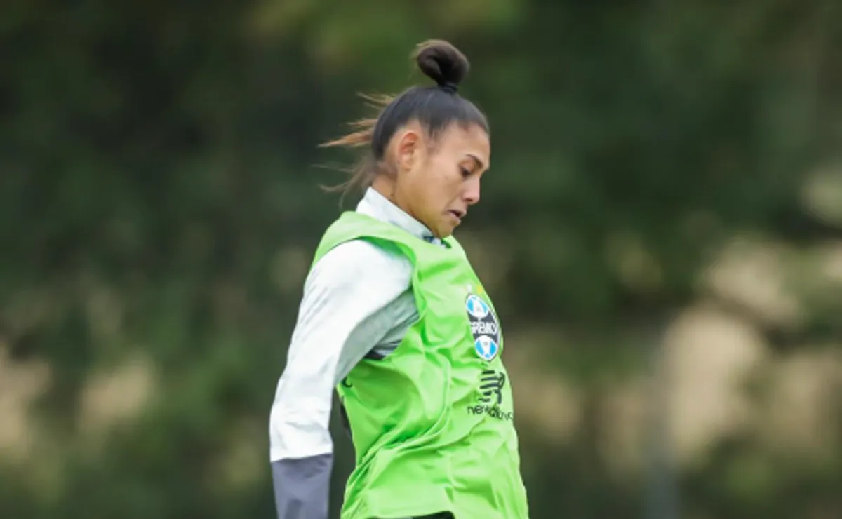 Grêmio confirma lesão de atacante Gisele após Gre-Nal na Copa do Brasil Feminina