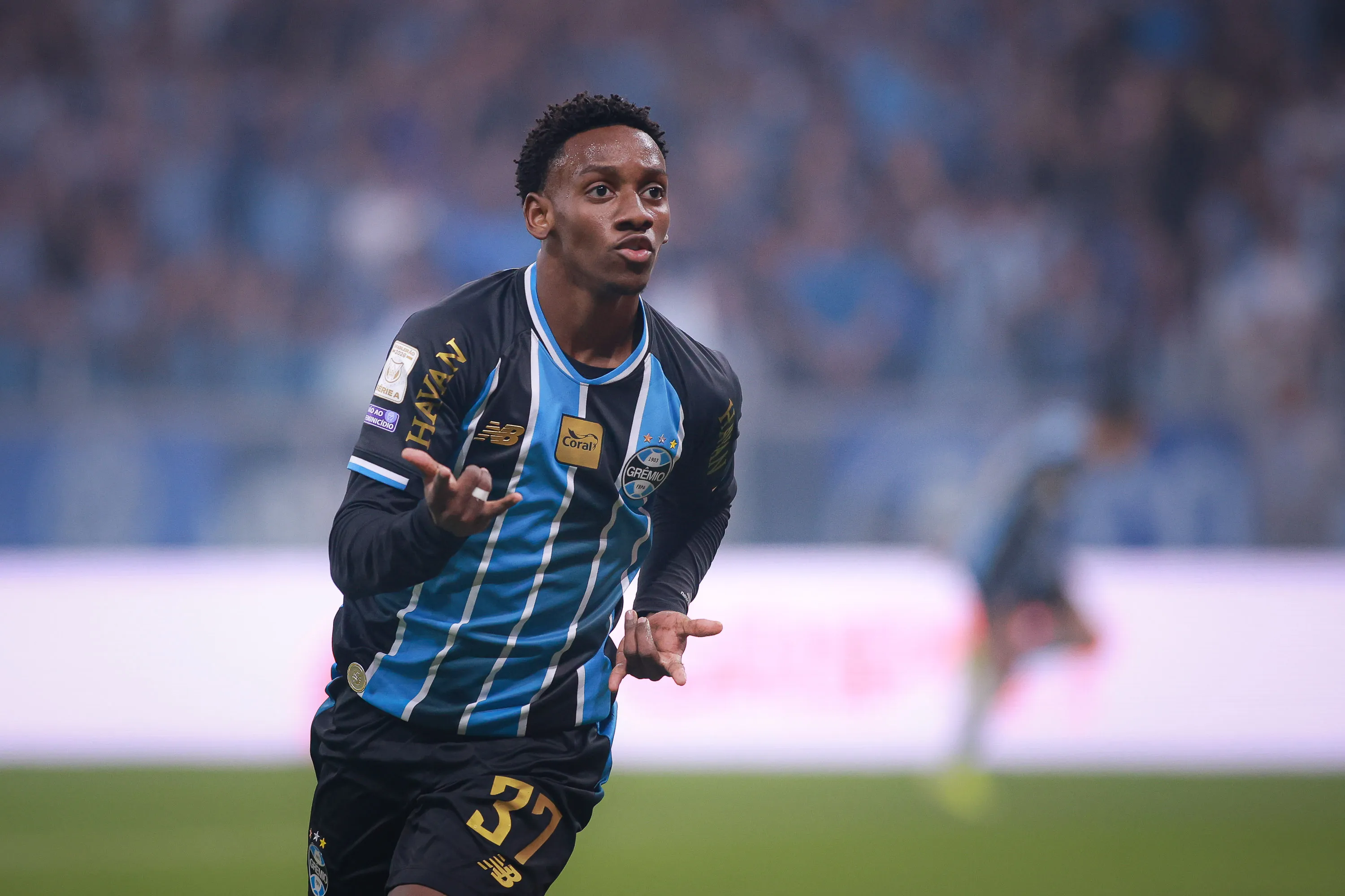 RS – PORTO ALEGRE – 30/05/2026 – BRASILEIRO A 2026, GREMIO X CORINTHIANS – Gabriel Mec jogador do Gremio comemora seu gol durante partida contra o Corinthians no estadio Arena do Gremio pelo campeonato Brasileiro A 2026. Foto: Maxi Franzoi/AGIF