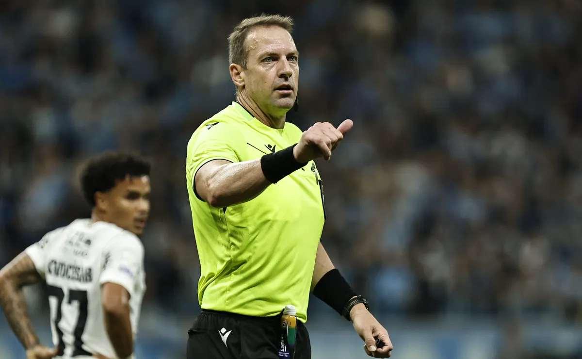 Diniz e Garro chamam atenção de Lucas Paulo Torezin em Grêmio x Corinthians