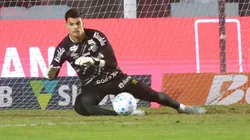 Brazao, jogador do Santos durante aquecimento antes da partida contra o Vitoria no estadio Vila Belmiro pelo campeonato Brasileiro A 2026. Foto: Mauricio De Souza/AGIF