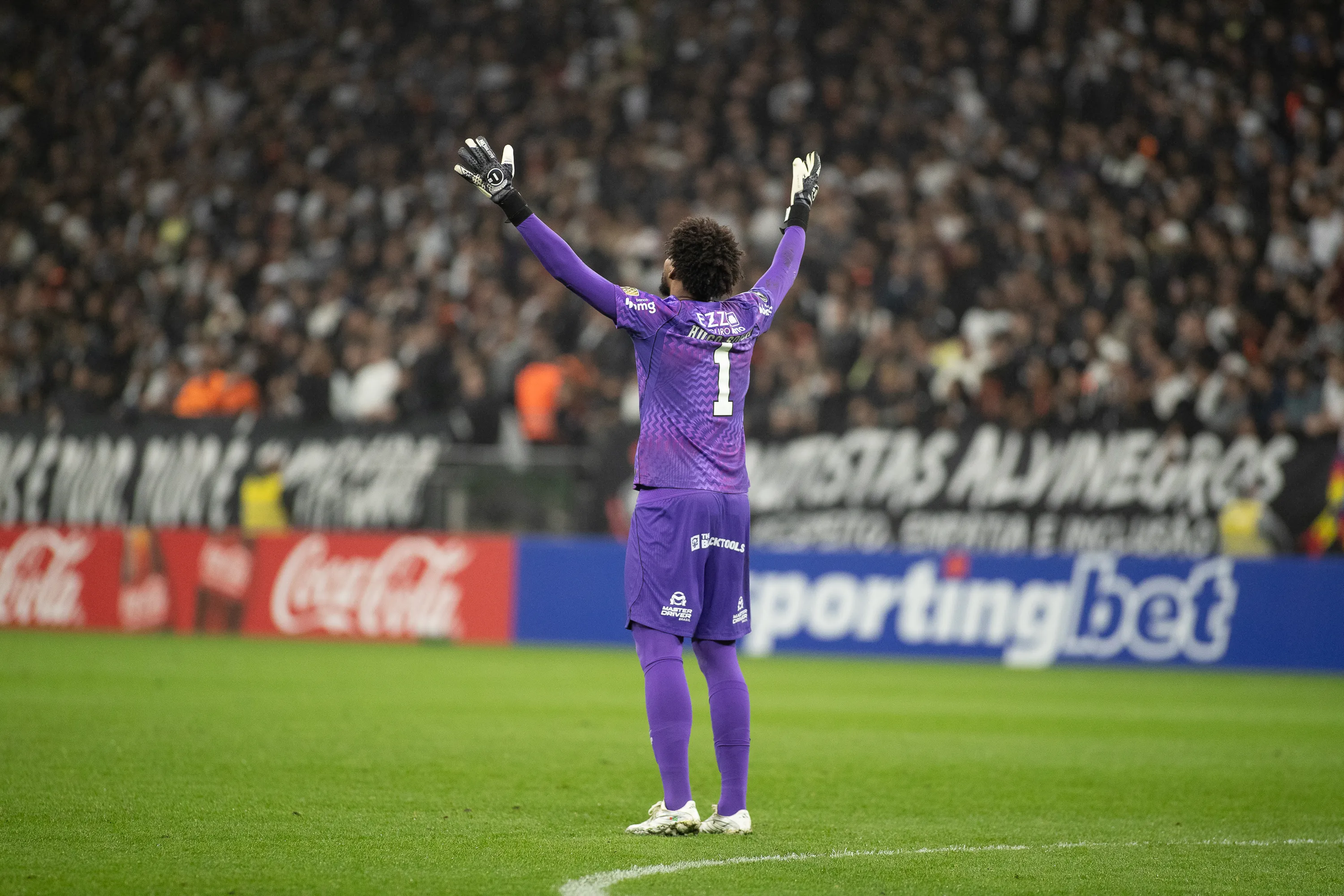 Hugo Souza goleiro do Corinthians durante partida contra o Platenseno estádio Arena Corinthians pelo campeonato Copa Libertadores 2026. Foto: Jefferson José/RP FOTOPRESS/AGIF