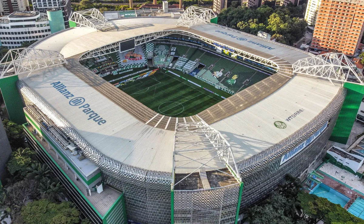 Palmeiras x Chapecoense: onde assistir ao vivo, horário e escalações do jogo deste domingo