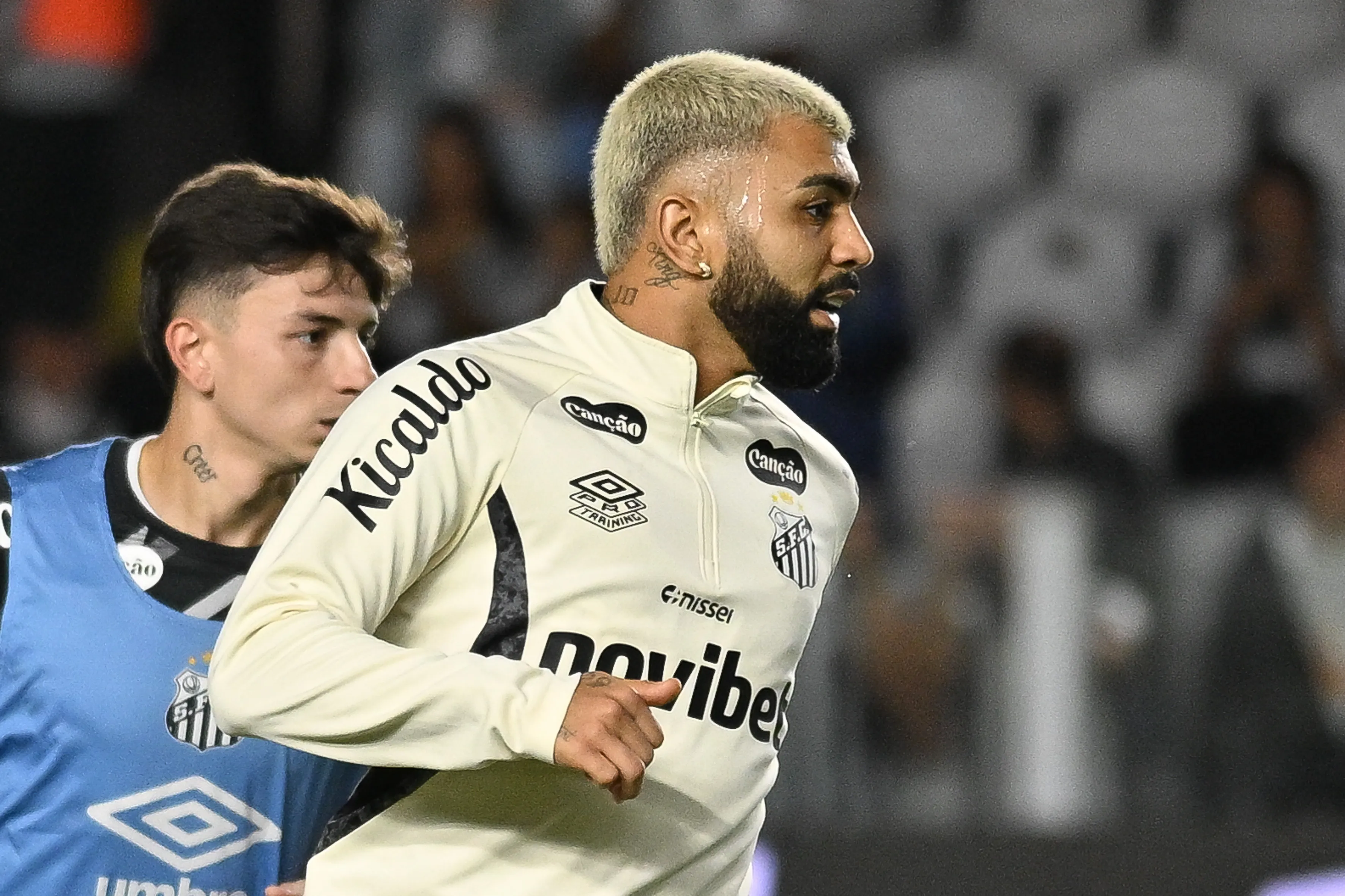 SP – SANTOS – 30/05/2026 – BRASILEIRO A 2026, SANTOS X VITORIA – Gabigol jogador do Santos durante aquecimento antes da partida contra o Vitoria no estadio Vila Belmiro pelo campeonato Brasileiro A 2026. Foto: Jota Erre/AGIF