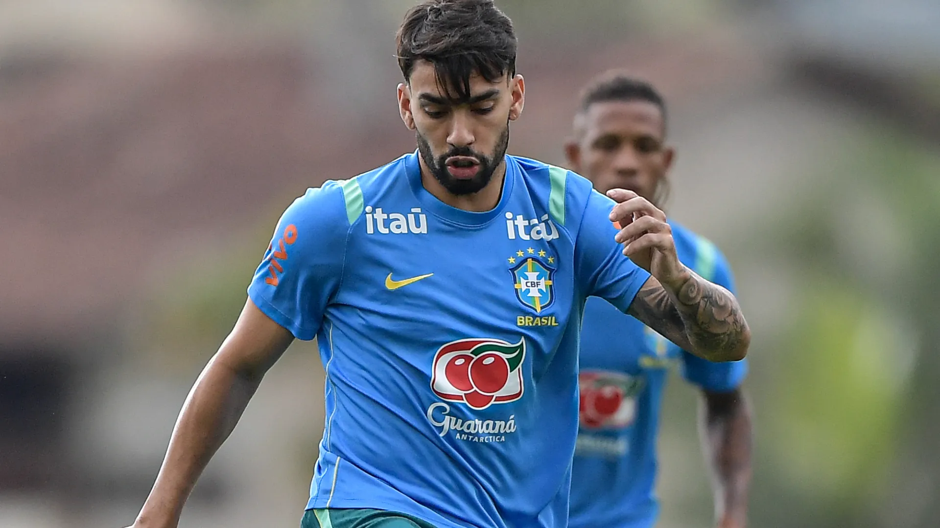 Paquetá durante o treino da Seleção Brasileira – Foto: Thiago Ribeiro/AGIF