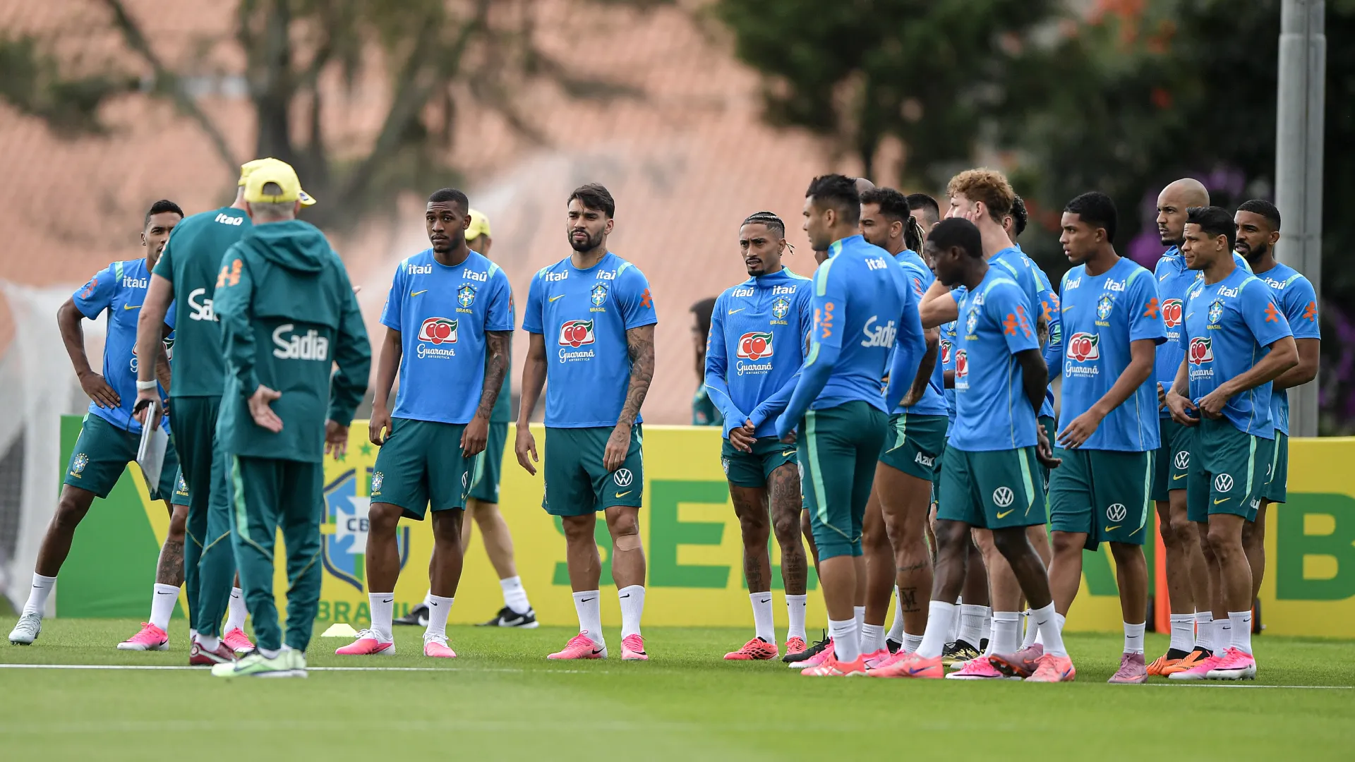 Elenco da Seleção Brasileira na Granja Comary – Foto: Thiago Ribeiro/AGIF