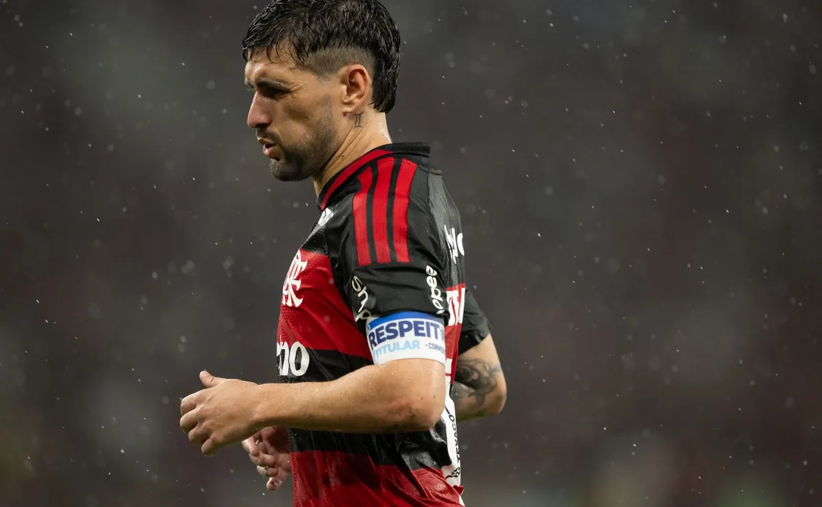 Uruguai confirma Arrascaeta na Copa do Mundo e Flamengo tem mais dois convocados