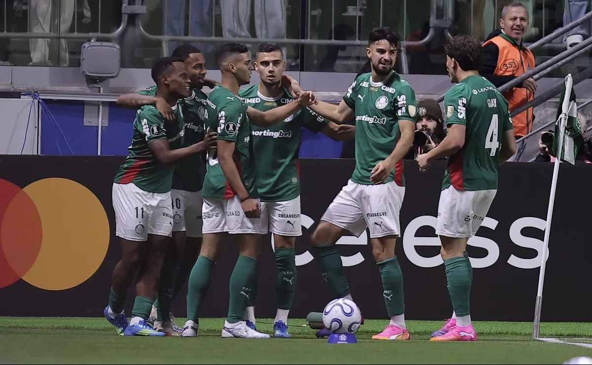 Palmeiras tem histórico favorável em anos de Copa e mira manter liderança do Brasileirão
