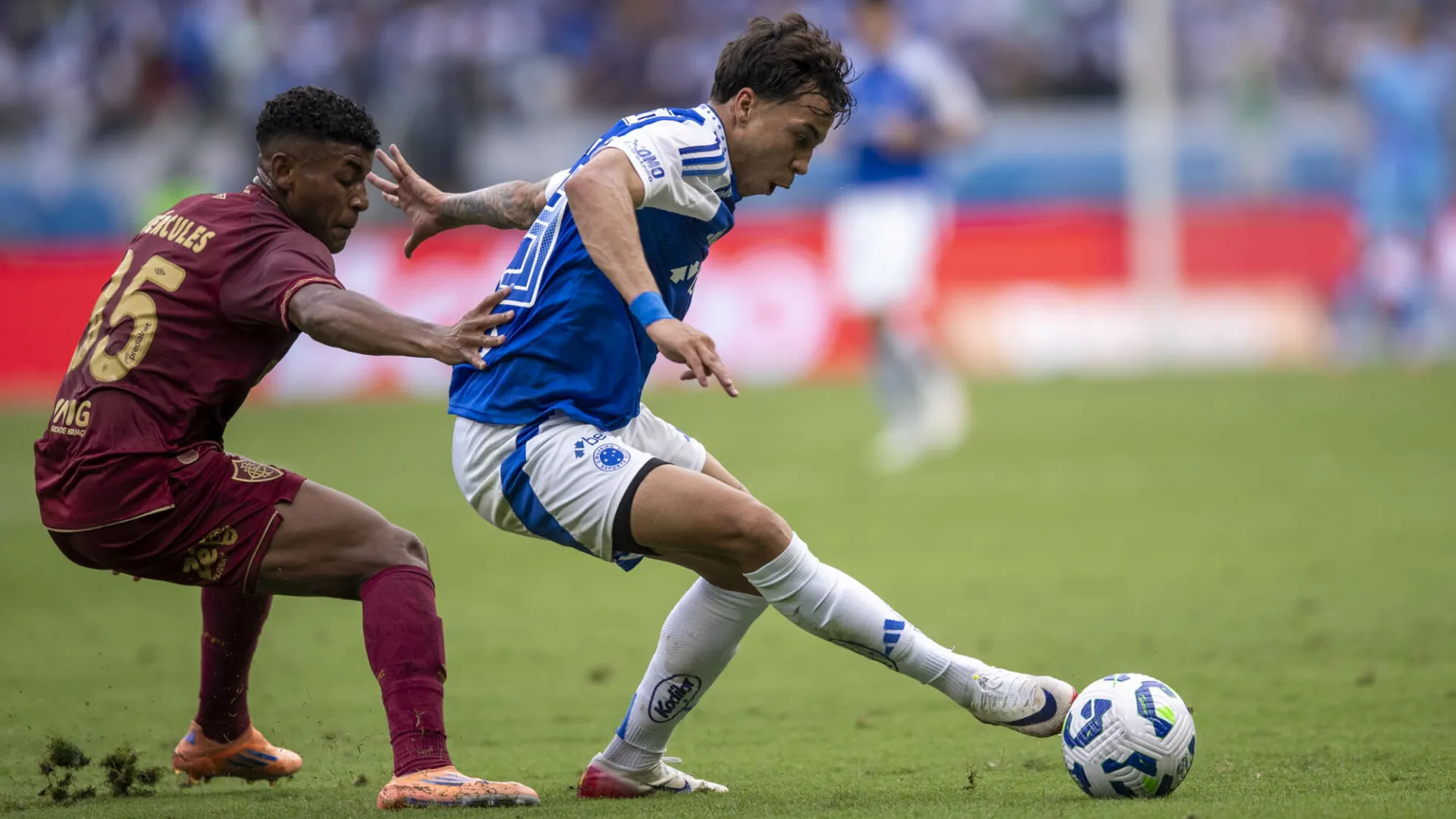 Kaio Jorge em ação pelo Cruzeiro contra o Fluminense – Foto: Fernando Moreno/AGIF