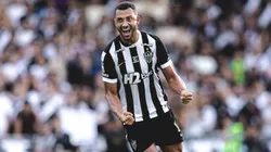 Vitor Hugo comemora após abrir o placar para o Galo em São Januário Foto: Pedro Souza / Atlético