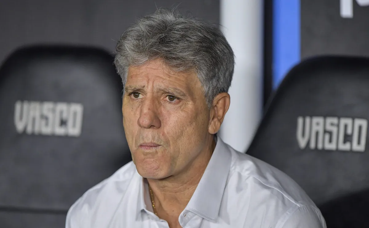 Renato Gaúcho erra na escalação, Vasco perde para o Atlético-MG e afunda no Z4