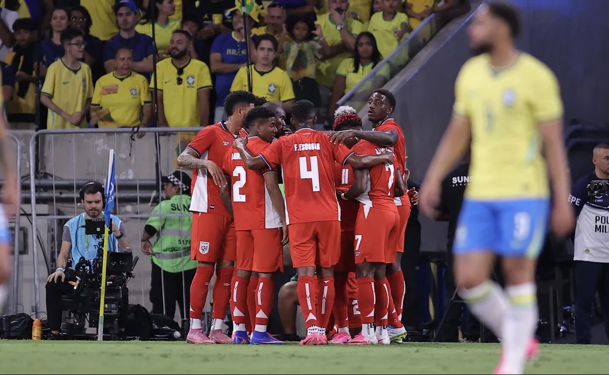 Gol de Murillo muda o jogo e Panamá empata no primeiro tempo contra o Brasil