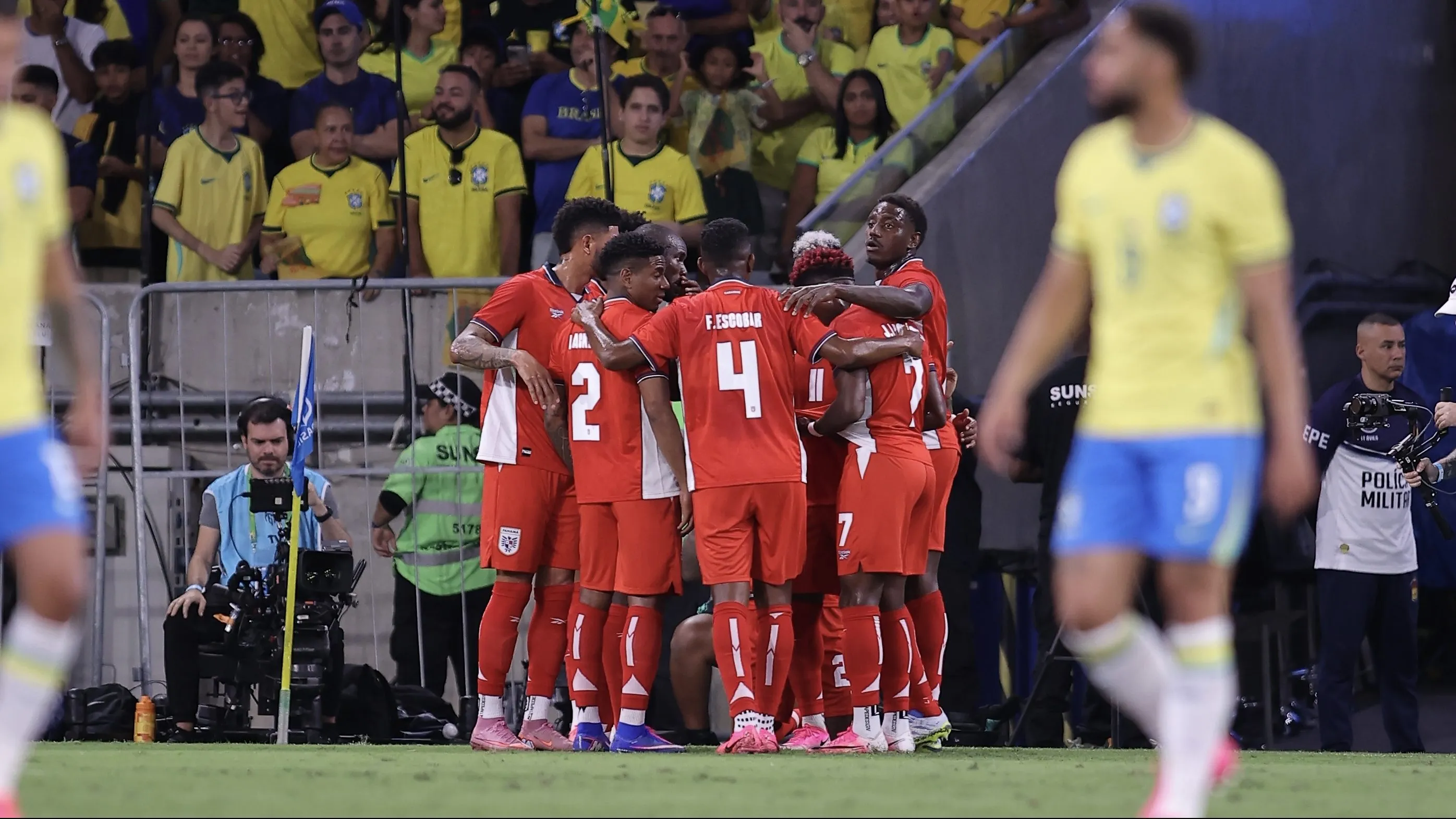 Jogadores do Panamá comemora seu gol durante partida contra o Seleção Brasileira. Foto: Baggio Rodrigues/AGIF